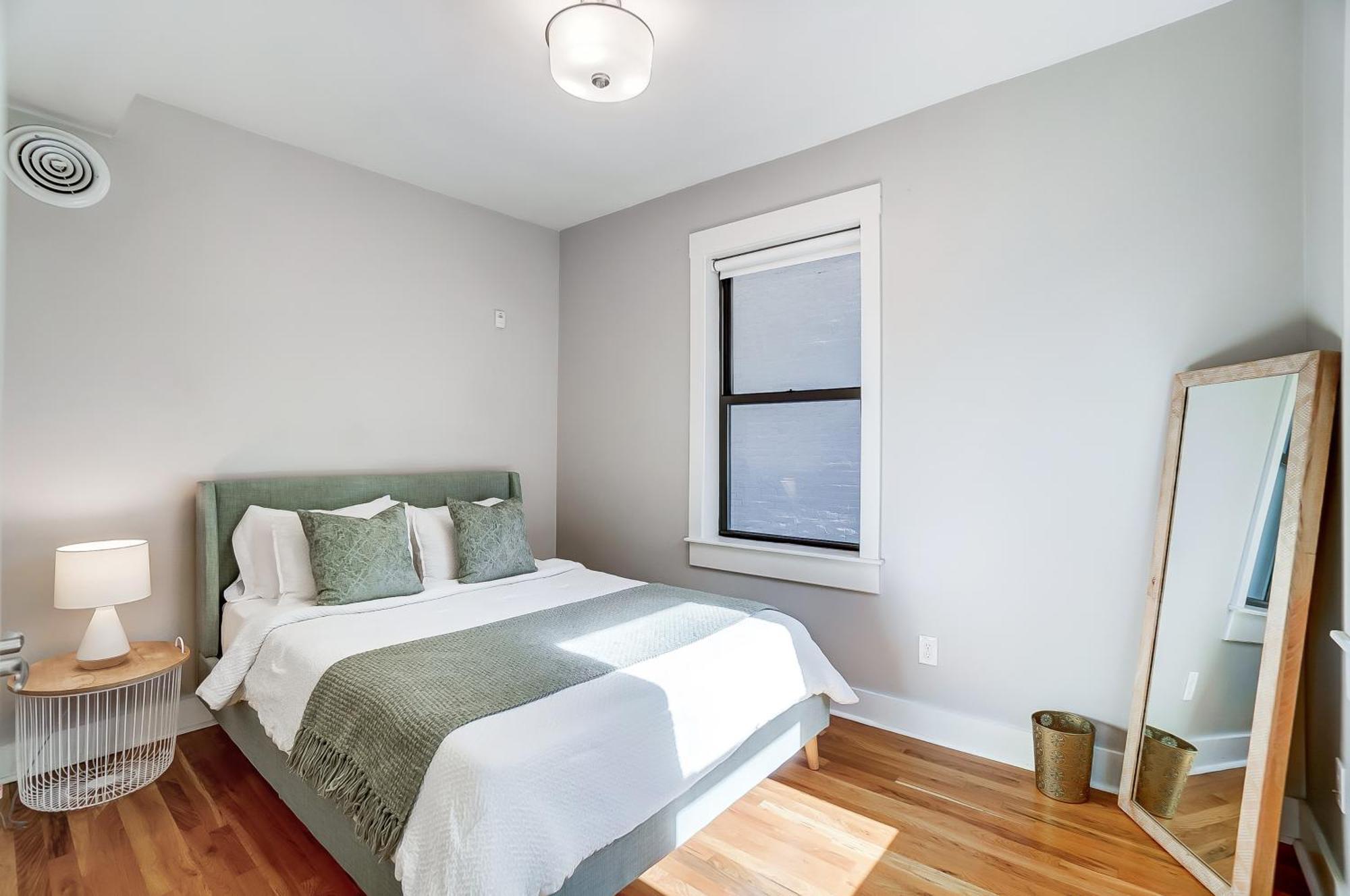 Sunny Downtown Apartment, Walk To Washington Park! Cincinnati Eksteriør bilde