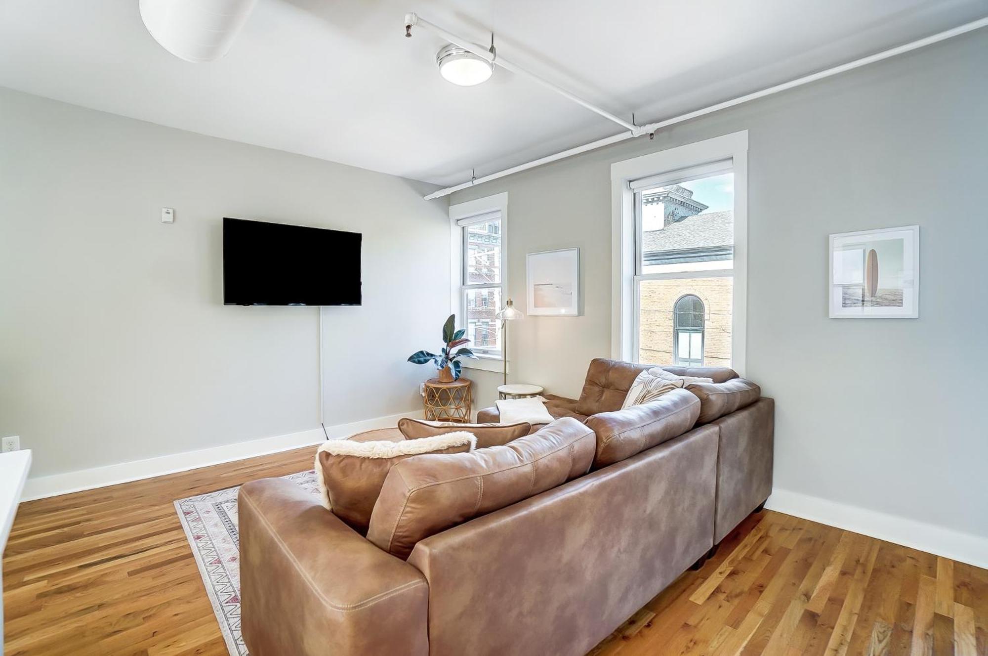 Sunny Downtown Apartment, Walk To Washington Park! Cincinnati Eksteriør bilde