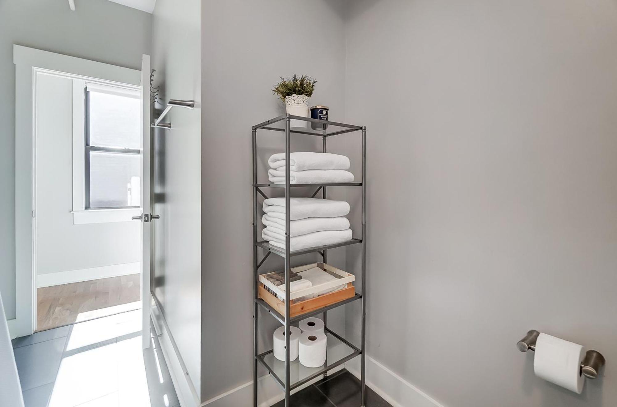 Sunny Downtown Apartment, Walk To Washington Park! Cincinnati Eksteriør bilde