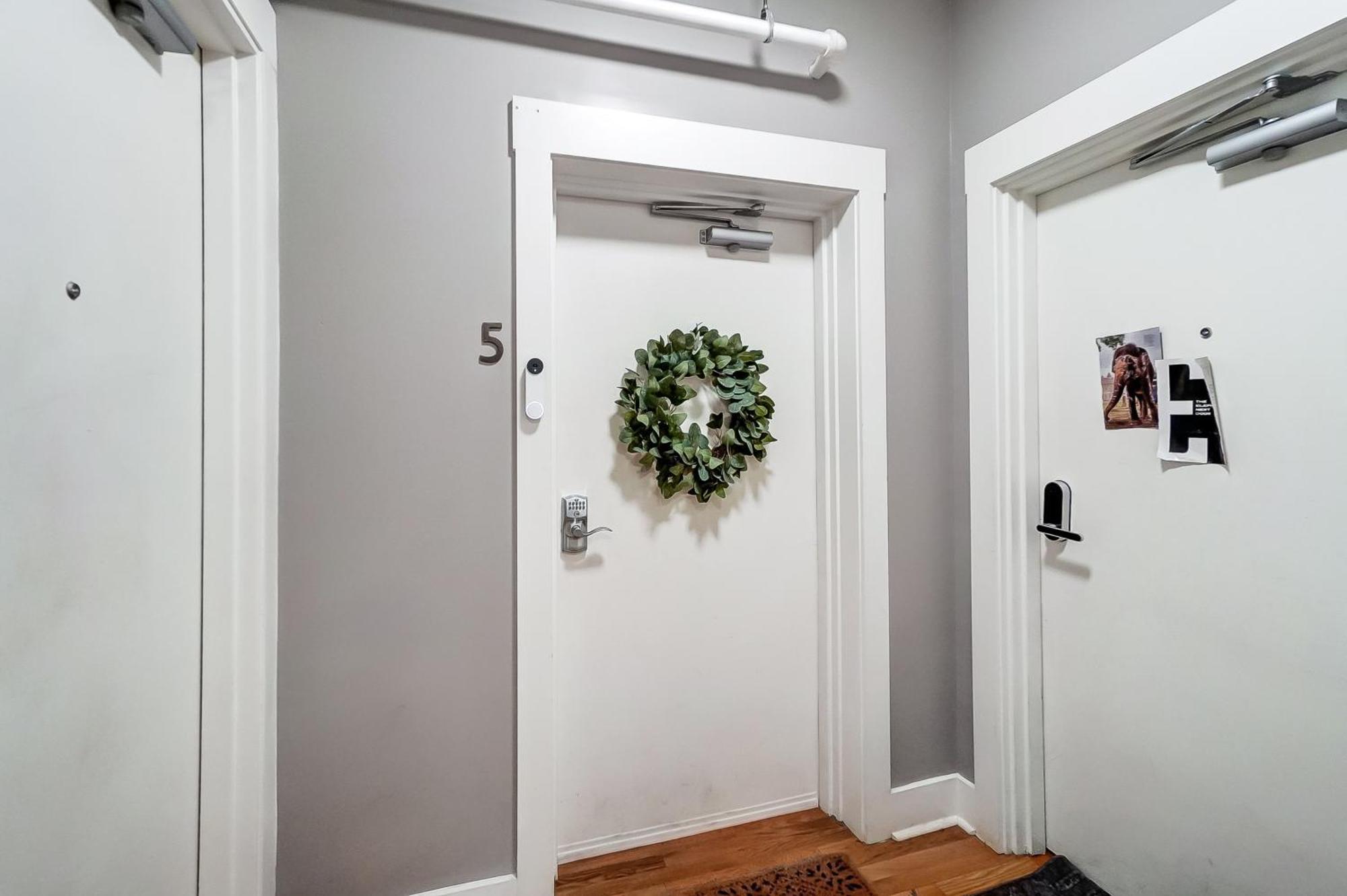Sunny Downtown Apartment, Walk To Washington Park! Cincinnati Eksteriør bilde